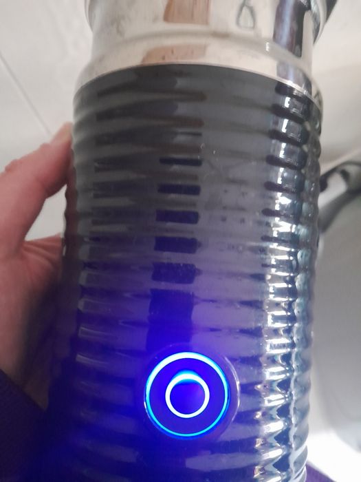 Espumador de Leite Nespresso (Quente e Frio)