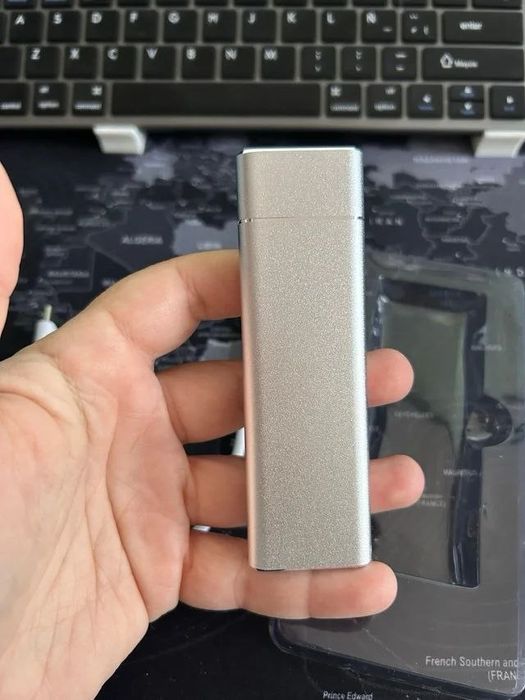 Зовнішній накопичувач M.2 SSD SHL-R320 8 ТБ. Брак.