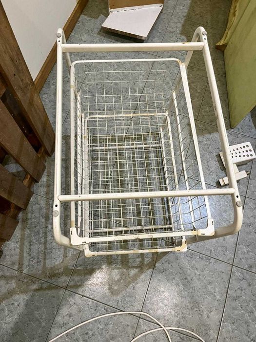 Estrutura Metálica com 3 Cestos Deslizantes