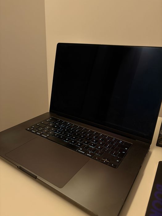 MacBook Pro 16 M3 Pro