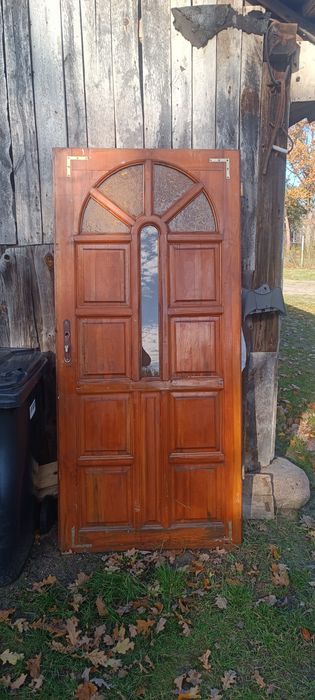 Drzwi wejściowe na budowę drewniane