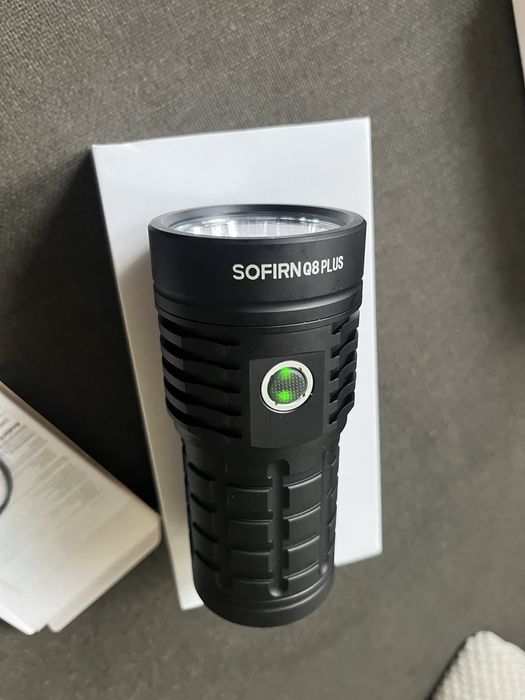 Mocna latarka sofirn Q8plus
