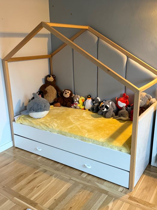 Łóżko domek + materac-Meblik, stan b.dobry