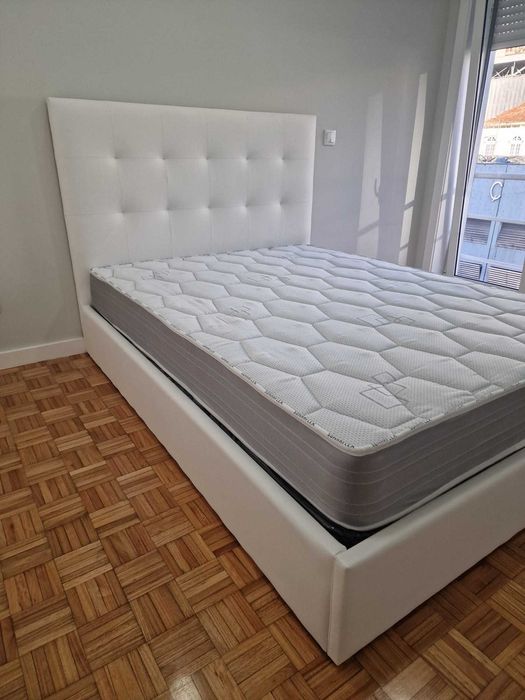 Camas de Casal Estofadas de Luxo 199€ Disp. em Várias Cores! 190x140m!