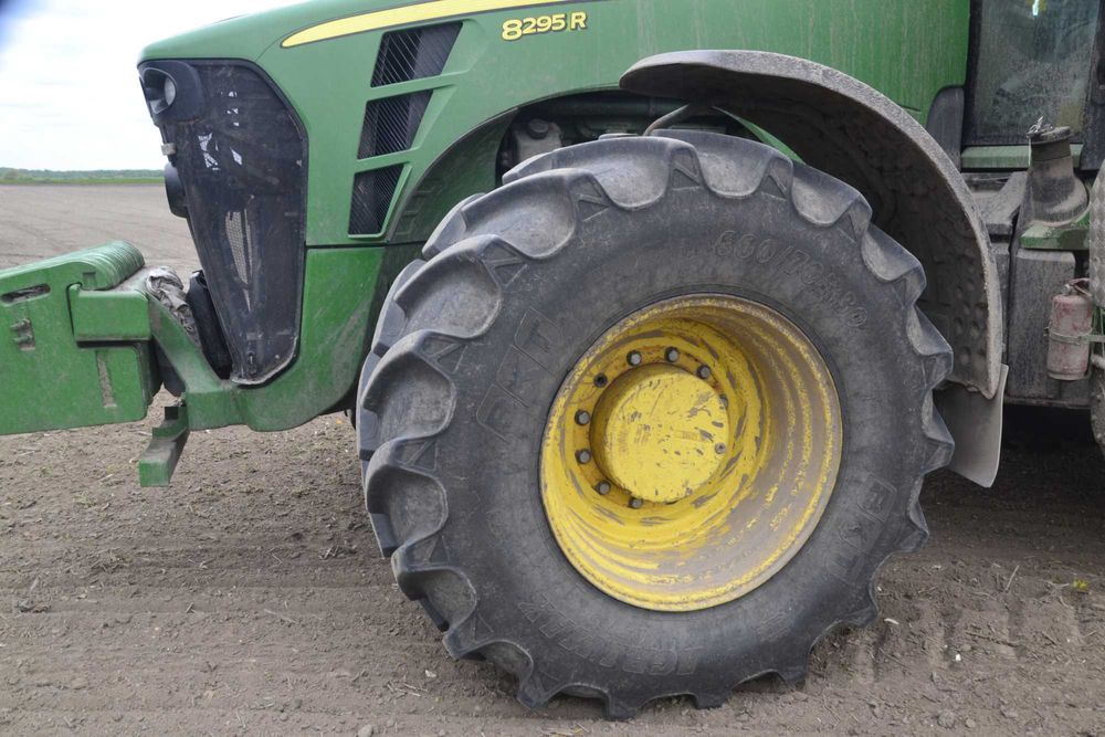 Трактор колісний John Deere 8295R