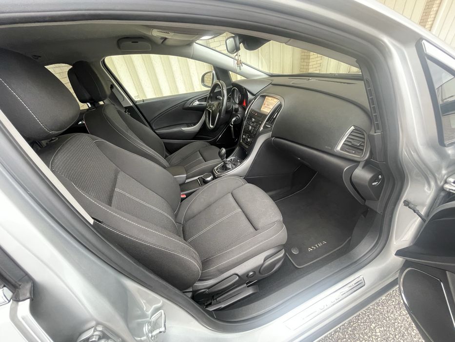 Opel Astra J Sport Tourer 1.7 CDTI