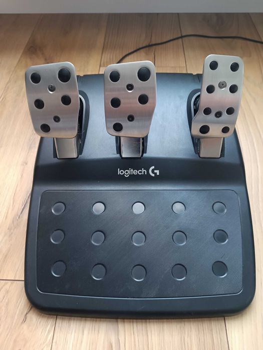 Kierownica •	Logitech G29
