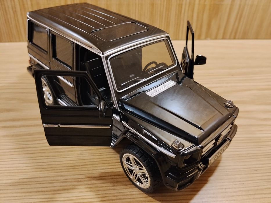 Модель машинка Mercedes-Benz g-klass 1:24 xlg металл свет звук