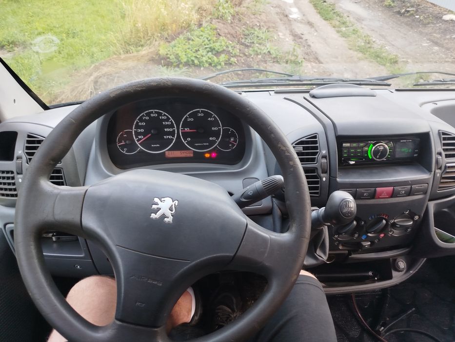 Продам Пежо боксер бортовий
