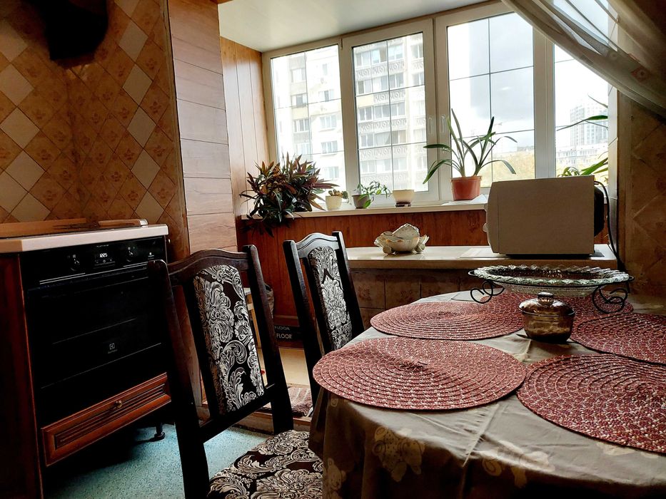 2х.просп.Бажана 9Д.Уютная квартира ,ухоженная.ДЕРЖПРОГРАМИ.