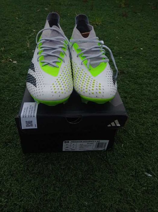 Chuteiras Predator Accuracy .1 AG 40 2/3 elite