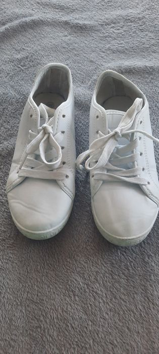 Buty sportowe chłopięce 32