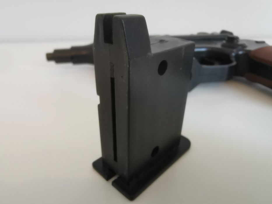 Zabawkowy pistolet na kulki Mauser C96 Uszkodzony