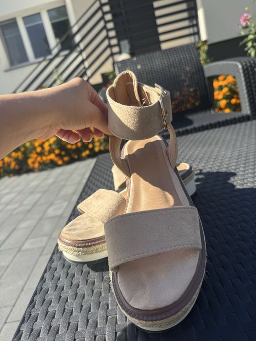 Letnie buty rozmiar 37