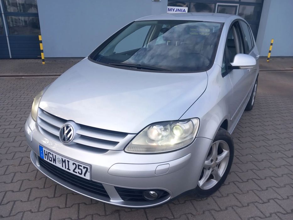 Volkswagen Golf Plus Bardzo ladny w bogatej wersji  Ksenon  Navigacja z malym przebiegiem