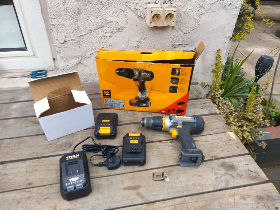 Titan TTI1257COM 18V 2 x 2.0Ah Li-Ion TXP Wiertarko-wkrętarka akumulatorowa