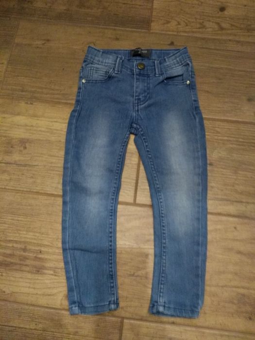 Spodnie jeansowe jeansy Reserved 98 rurki wąskie