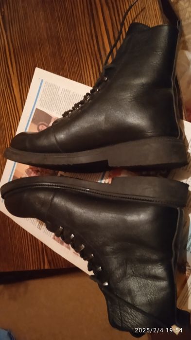 Высокие ботинки р. 39й
