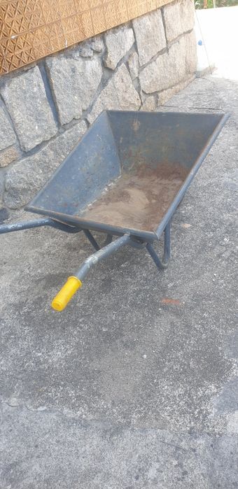 Carro de mão   com uma roda