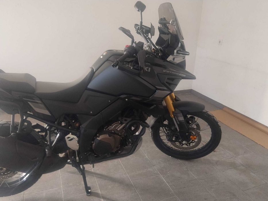 Suzuki V-strom DE 1050