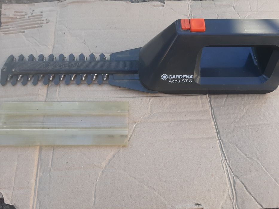 Тріммер GARDENA Accu ST 6