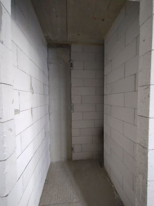 Продається ТРИКІМНАТНА квартира по вул. Хоткевича в новому ЖК закритог