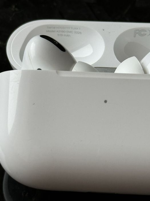 Airpods Pro 1, 2023 год, бу оригинал