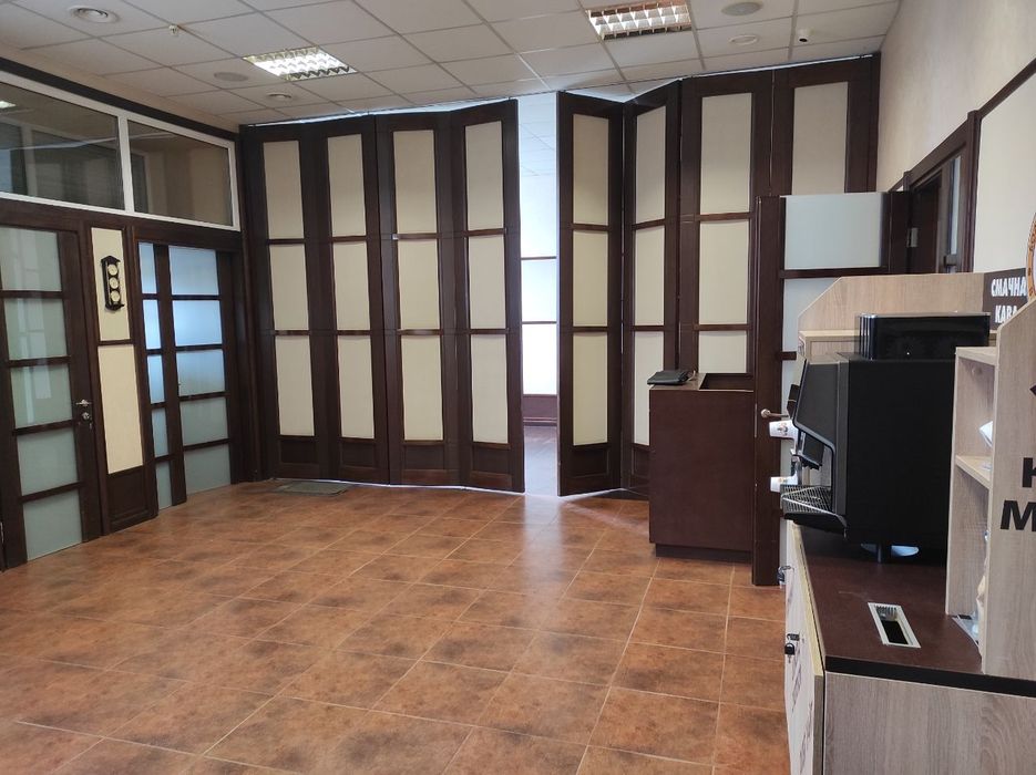 Аренда помещения в центре Харькова - Красная линия - автомобильный трафик