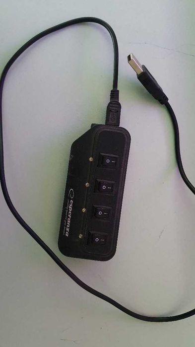 Replikator, hub USB 4 porty w wyłącznikami