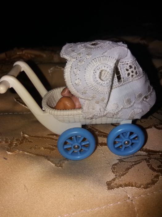 Коляска для пупсика