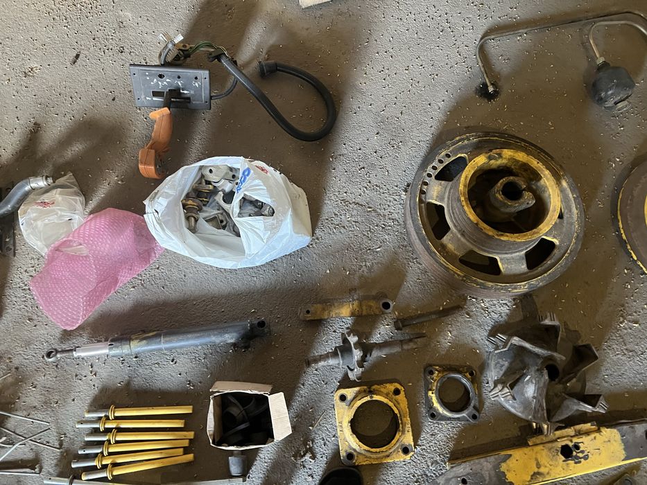 Запчастин на комбайн New Holland TX66-68