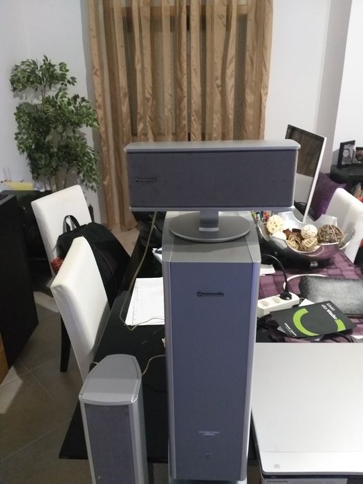 Home Cinema em otimo estado pouco uso com quatro colunas e subwoofer.