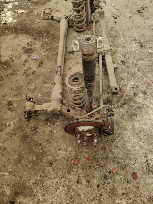 Belka zawieszenia tylnego opel astra J kombi
