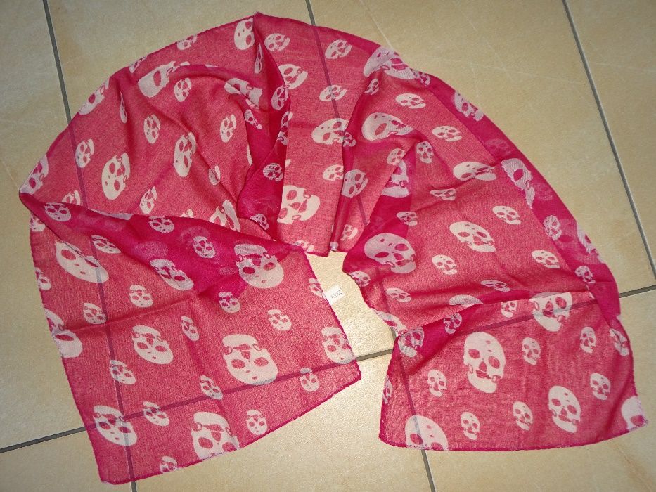 POLICE różowy szal szalik w białe czaszki chusta jak Alexander Mcqueen