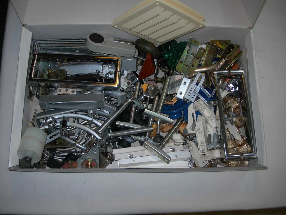 Tralha  muita tralha tudo aproveitável.