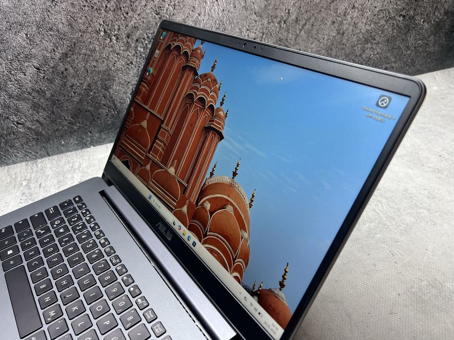 Asus / i5 7200 3.1GHz / 8GB DDR4/ 256SSD/  GTX 950 2GB/ 15.6 FHD/ W11