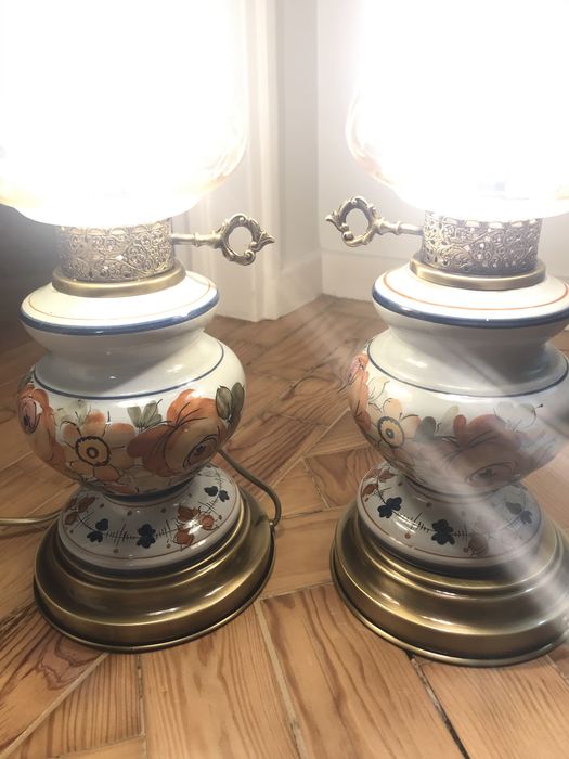 Conjunto candeeiros em loiça e latão