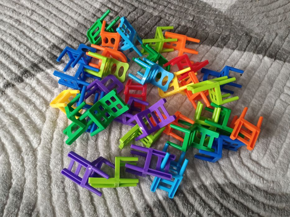 Gra klocki do układania krzesełka