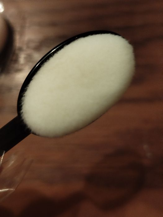 Zestaw dwóch nowych szczoteczek kosmetycznych