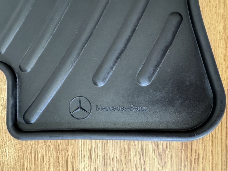 2 Tapetes Traseiros Borracha - Mercedes-Benz C (W204)