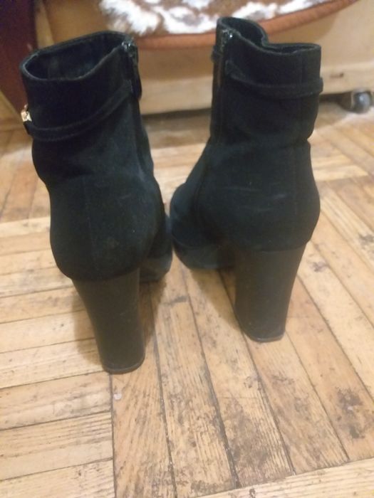 Жіночі гарні полусопожки