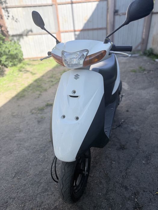 Мопед Suzuki lets 2 бабочка