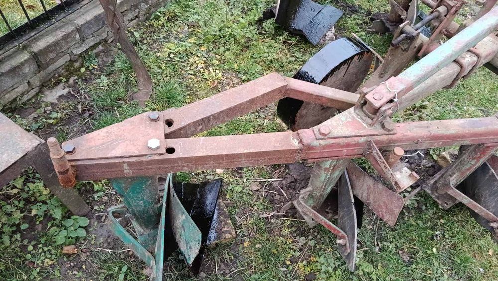 Продам польський плуг 3 корпусний
