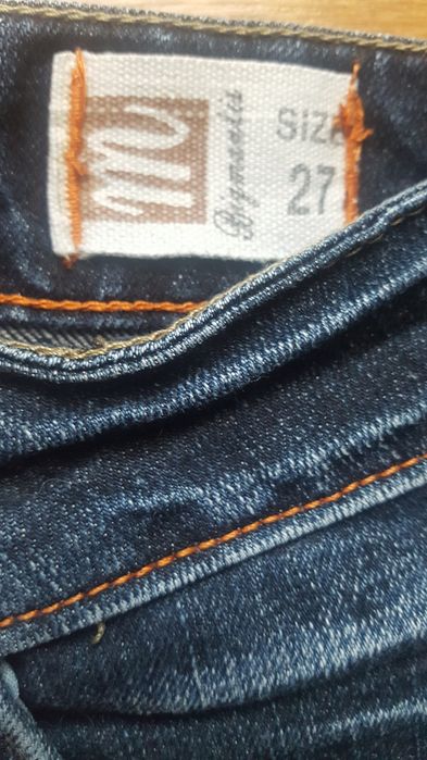 Dżinsowe spodnie z ozdobami