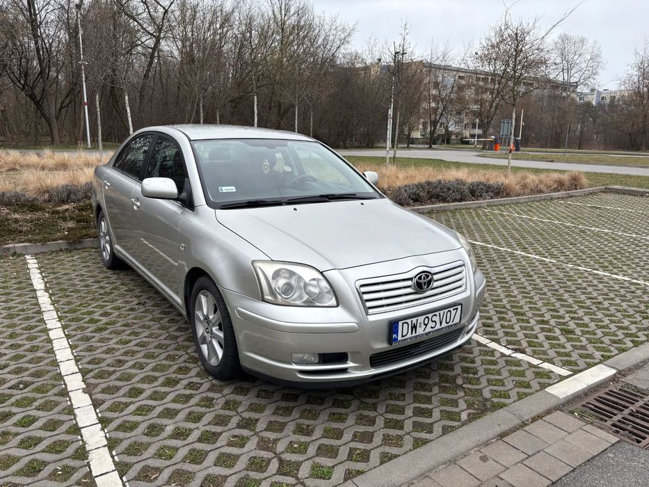 Toyota Avensis Toyota Avensis 2.0 147 KM • Polski salon • Zadbana • 208 tys.