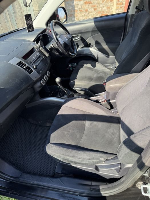 Mitsubishi Outlander XL  2009 2,0 дизель