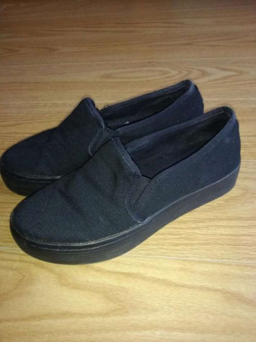 Tenis plataforma pretos 37 sixty seven