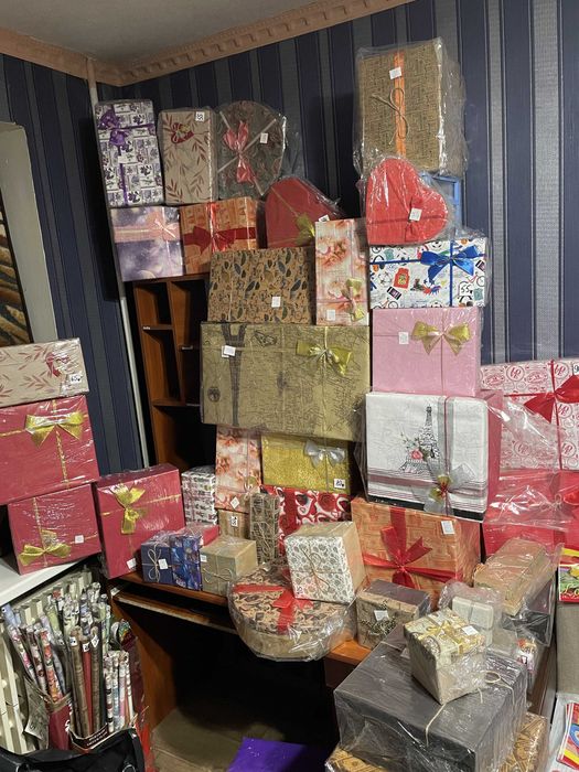 Пакеты копилки и подарочные упаковки коробки разного вида и обьема