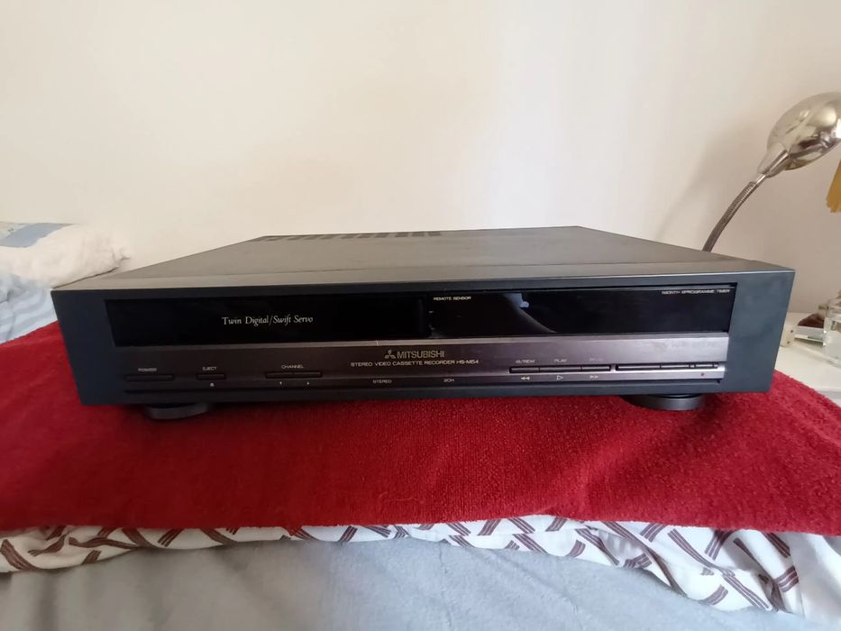 Leitor vhs Mitsubishi para peças (?)