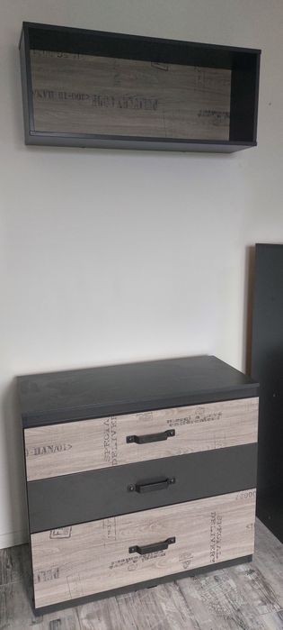 Meble młodzieżowe - komoda, witryna, półka